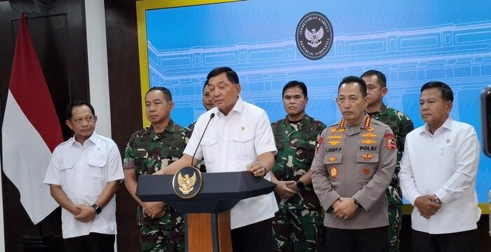 普拉博沃总统(Prabowo Subianto)命令内政部长提托·卡尔纳维安(Tito Karnavian)在全国示威局势下持续协调地方政府运作与民生经济需求。