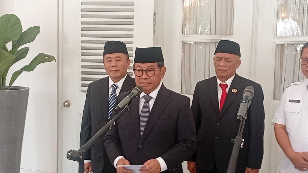 9月3日,雅加达特区省长普拉莫诺(Pramono Anung Wibowo)指示雅加达特区省政府所属各部门取消居家办公(WFH)政策。
