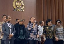 政府与国会联合会议:我国经济基本面稳健全力应对盾币贬值压力