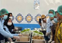 居民与家庭发展部长视察东南亚齐地方中央厨房
