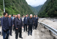 李强在西藏吉隆指导抢险救援和应急处置工作