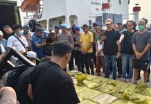 国警在勿拉湾港查获约1吨氯胺酮 8人列嫌犯