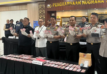楠榜警方查获9.8亿盾假钞